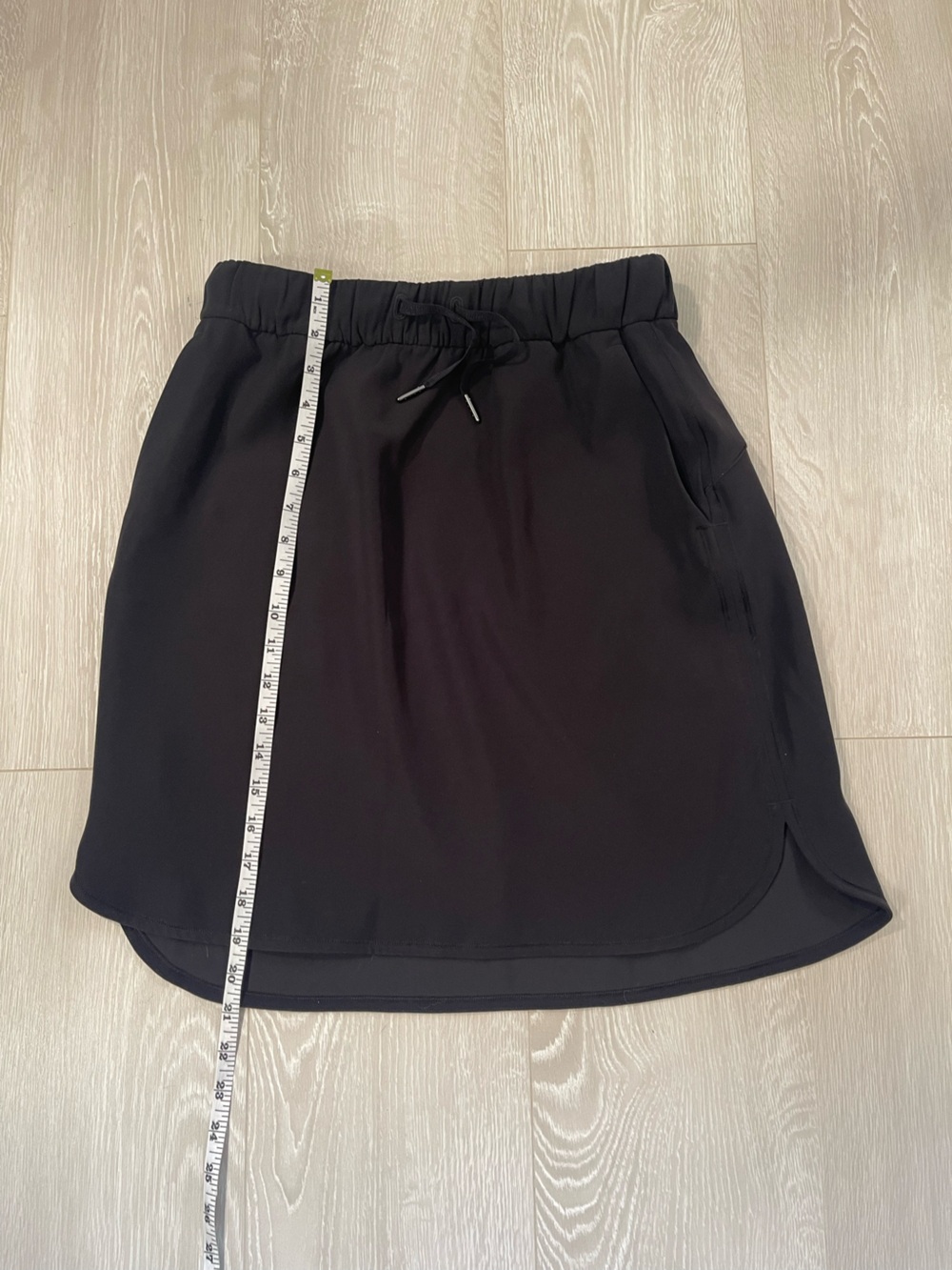 Lululemon On The Fly Skirt *Woven
Black size 8 - Picture 8 of 13